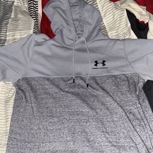 Mens Large Under Armor short sleeve hoodie